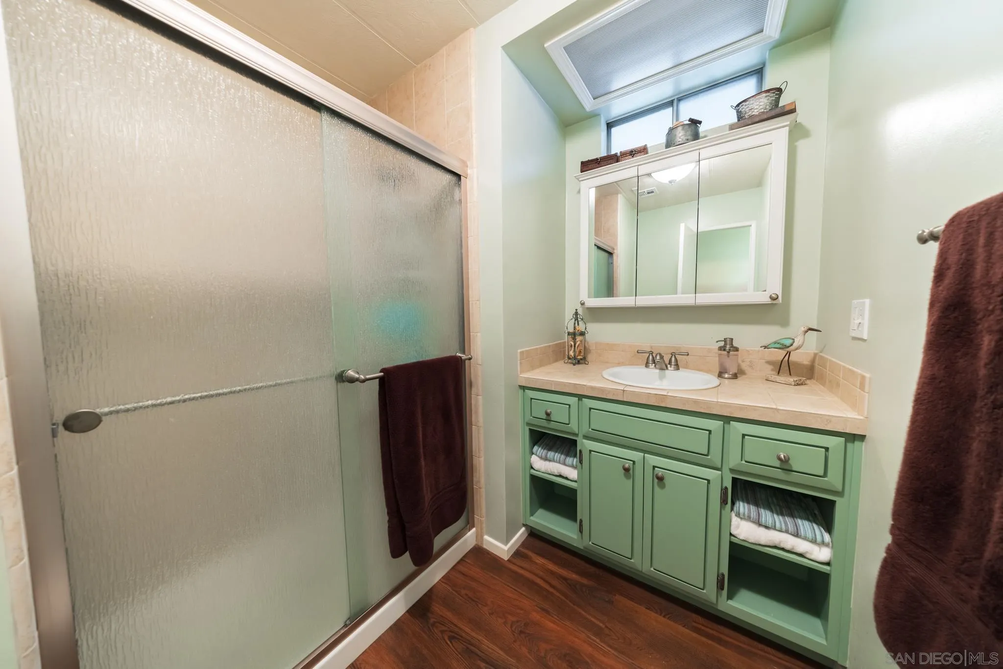 https://cdn.realtyfeed.com/cdn/127/260007188/6a1f05b5d8068e681cc8c27bec451cab.webp