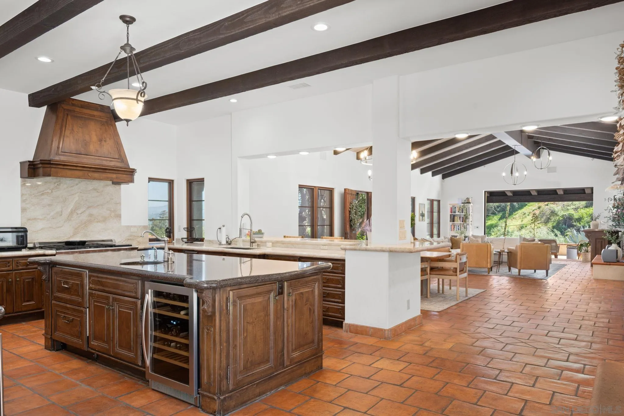 https://cdn.realtyfeed.com/cdn/127/260007194/075557ebfcc22948a1fedec81971a029.webp