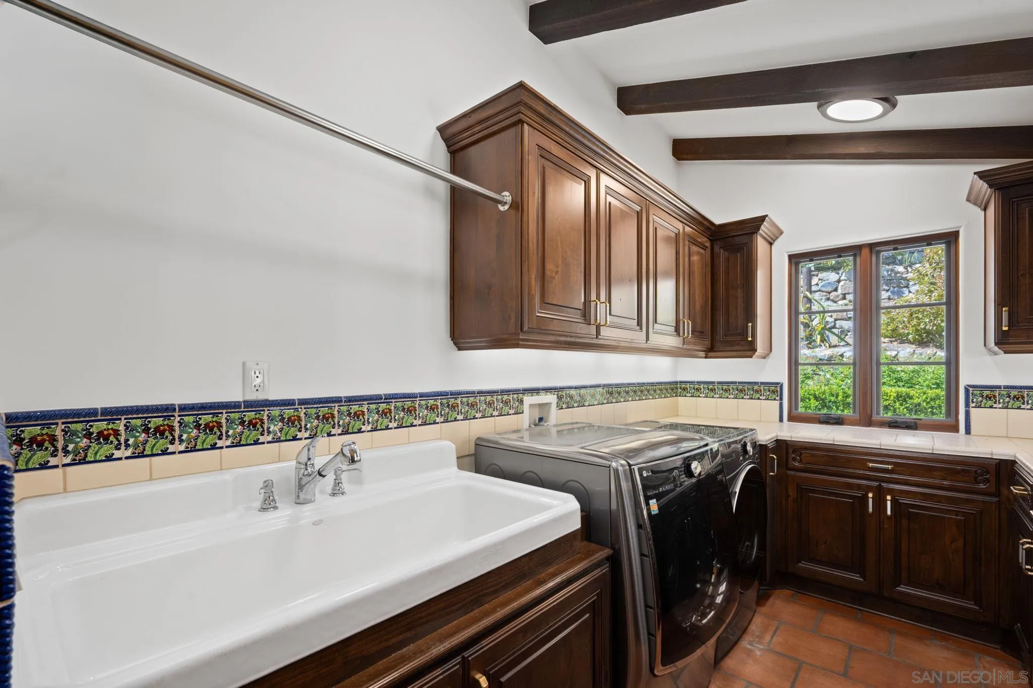 https://cdn.realtyfeed.com/cdn/127/260007194/76b4cbc4b70ea1cef911865fdec53395.webp