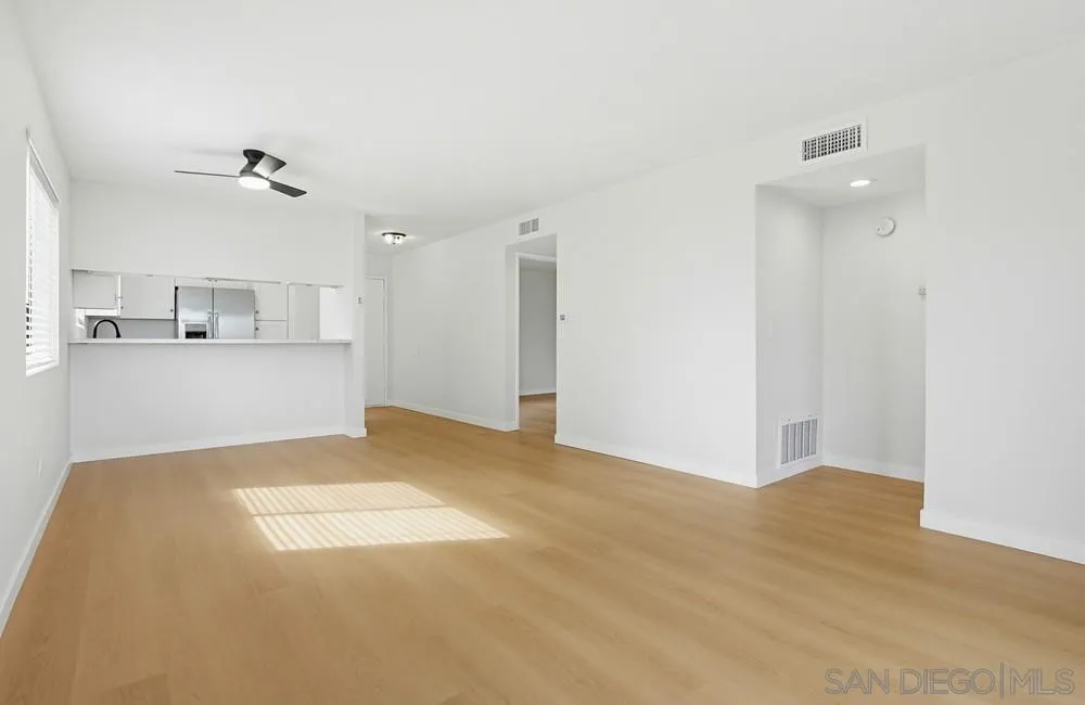 Photo #7: 260007197 Listing: Photo #7