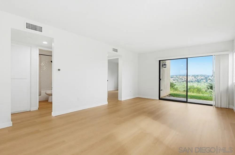 Photo #11: 260007197 Listing: Photo #11