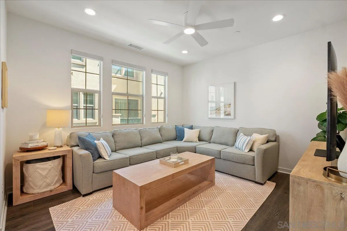 https://cdn.realtyfeed.com/cdn/127/260007200/7a12366f37eb6713dc4f60865e66def4.webp
