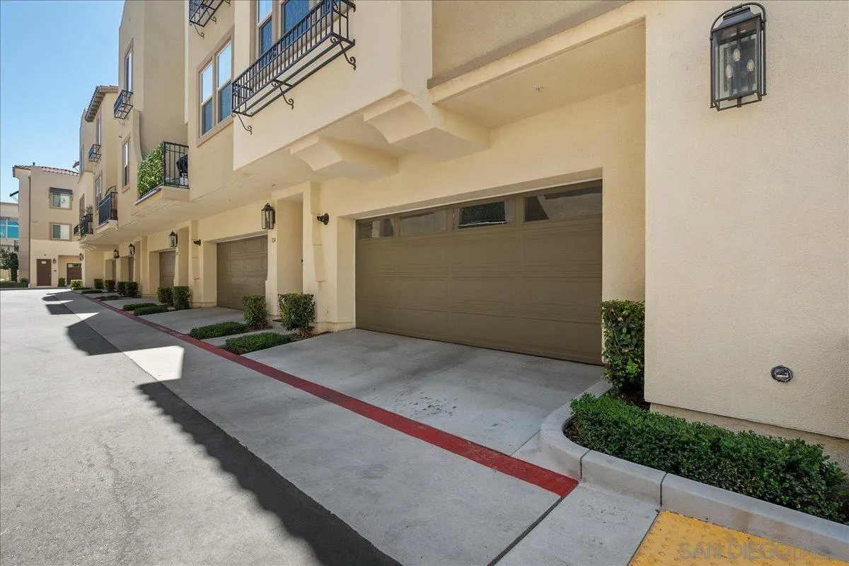 https://cdn.realtyfeed.com/cdn/127/260007200/9323d1cc124b8d430f17dd0cf57a1fdc.webp