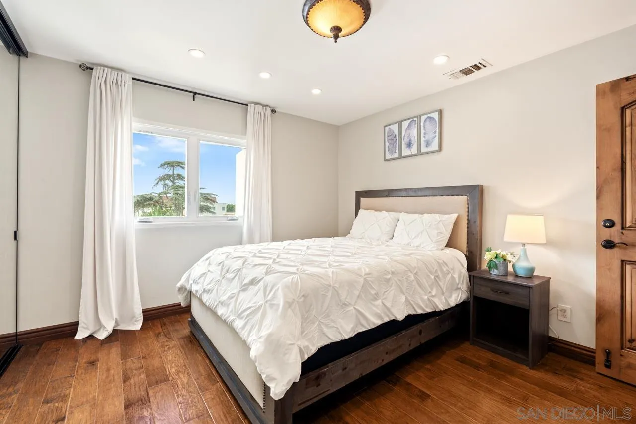 https://cdn.realtyfeed.com/cdn/127/260007201/2e19d4392c8343c3820341d09cf1856c.webp