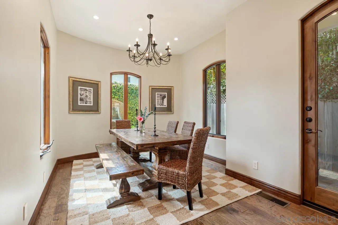 https://cdn.realtyfeed.com/cdn/127/260007201/665860cca7e03e3393490647a99837bd.webp