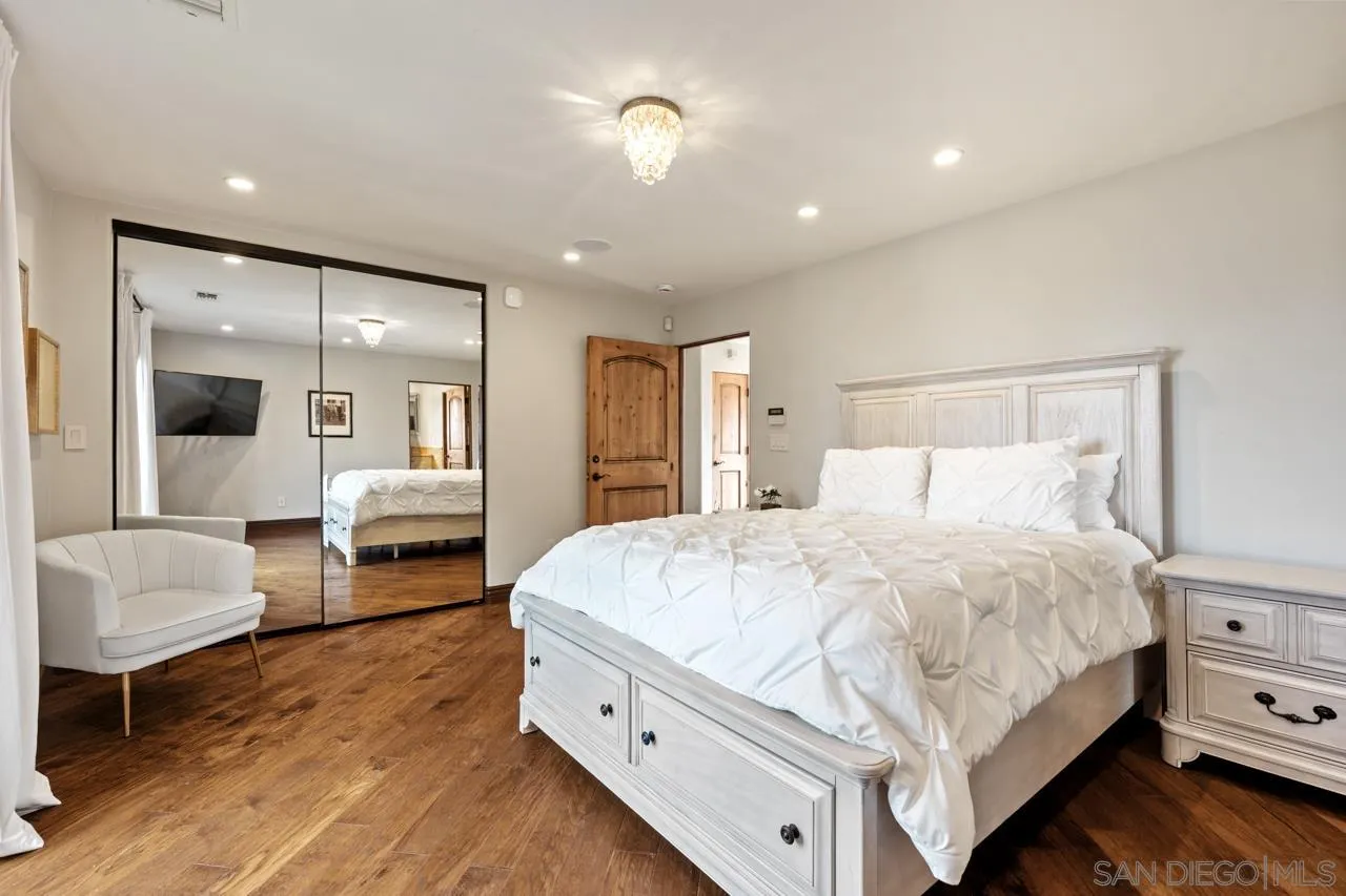https://cdn.realtyfeed.com/cdn/127/260007201/89e1509699383c81764f5770e29cadf4.webp