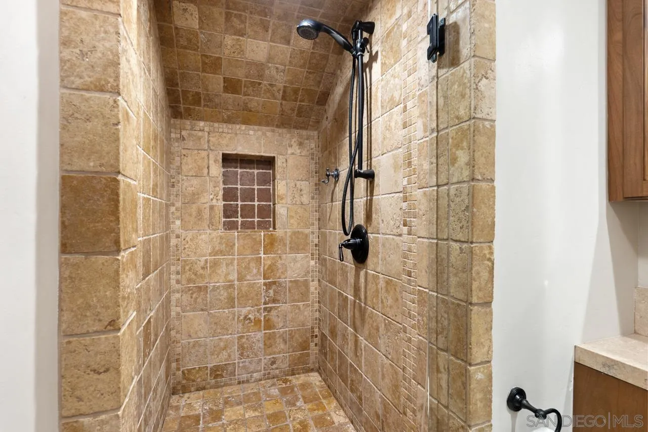https://cdn.realtyfeed.com/cdn/127/260007201/97215882988996157600cb3b74d2208c.webp