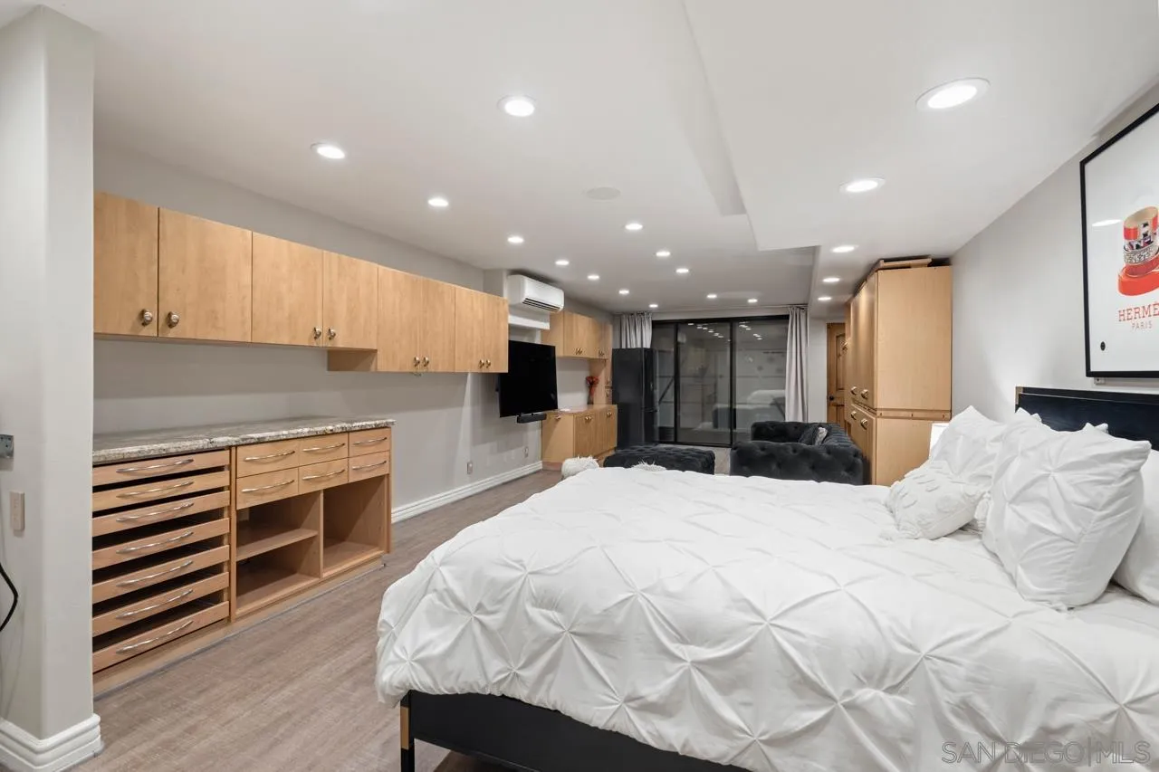 https://cdn.realtyfeed.com/cdn/127/260007201/ffa32a3a1972c9bf3b11f7853257713c.webp