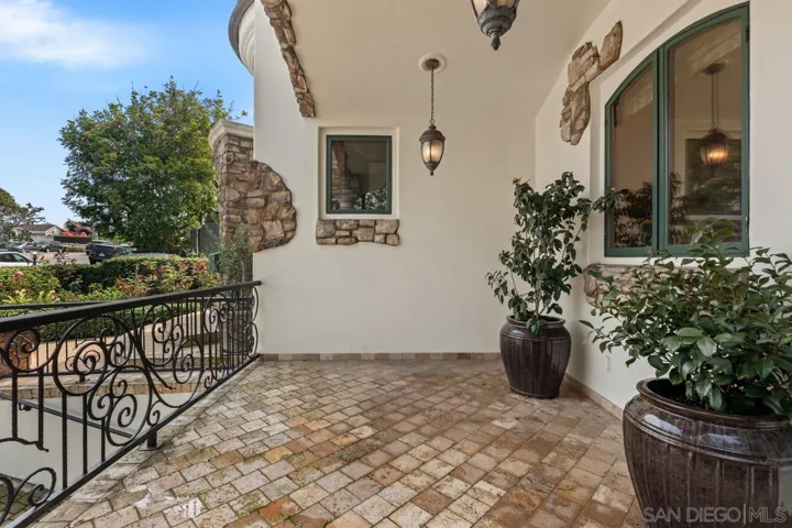 7964 PROSPECT PL, LA JOLLA, CA 92037  Photo 3