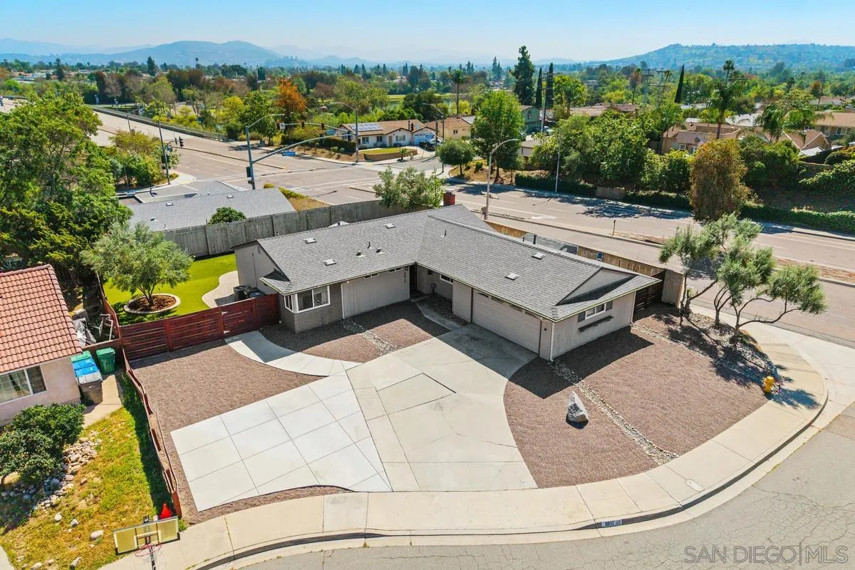 https://cdn.realtyfeed.com/cdn/127/260007205/238bb70552ee29a706c119f1d5501be4.webp