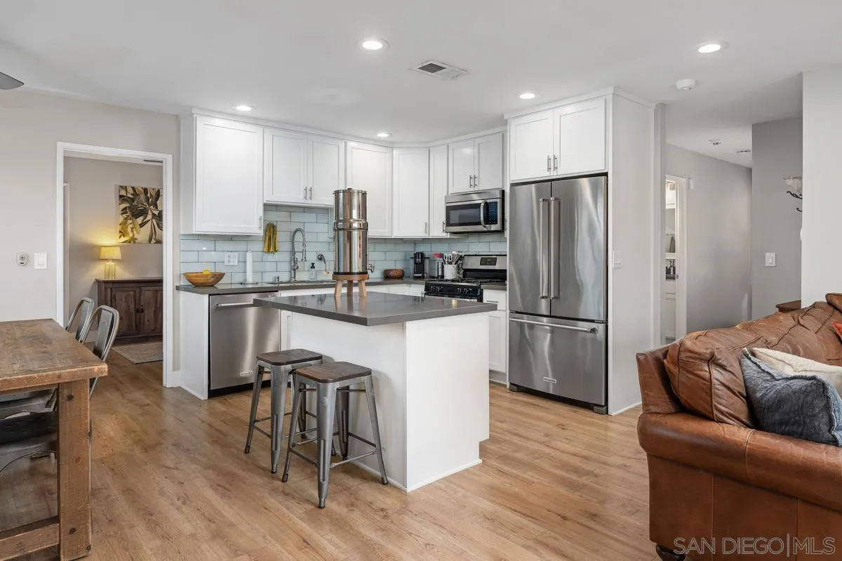 https://cdn.realtyfeed.com/cdn/127/260007205/720357f5aafcc05b133375c7d44223f8.webp