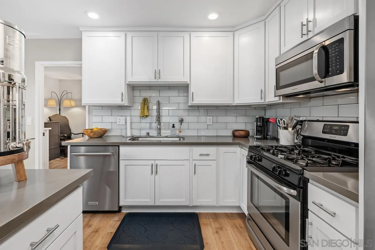 https://cdn.realtyfeed.com/cdn/127/260007205/78574fe5084ab0c6a254f51b13be085c.webp
