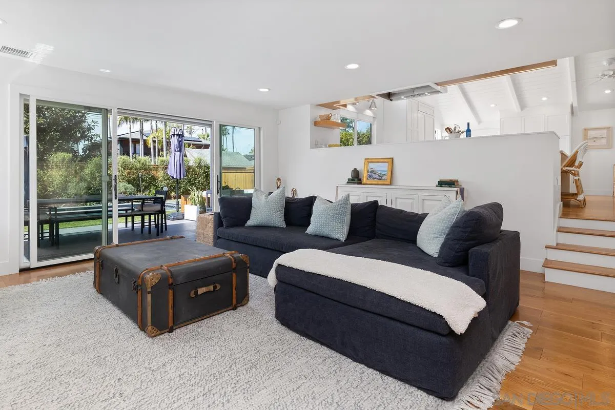https://cdn.realtyfeed.com/cdn/127/260007207/9d32d05cdba0c84dbd5fda50209933d9.webp