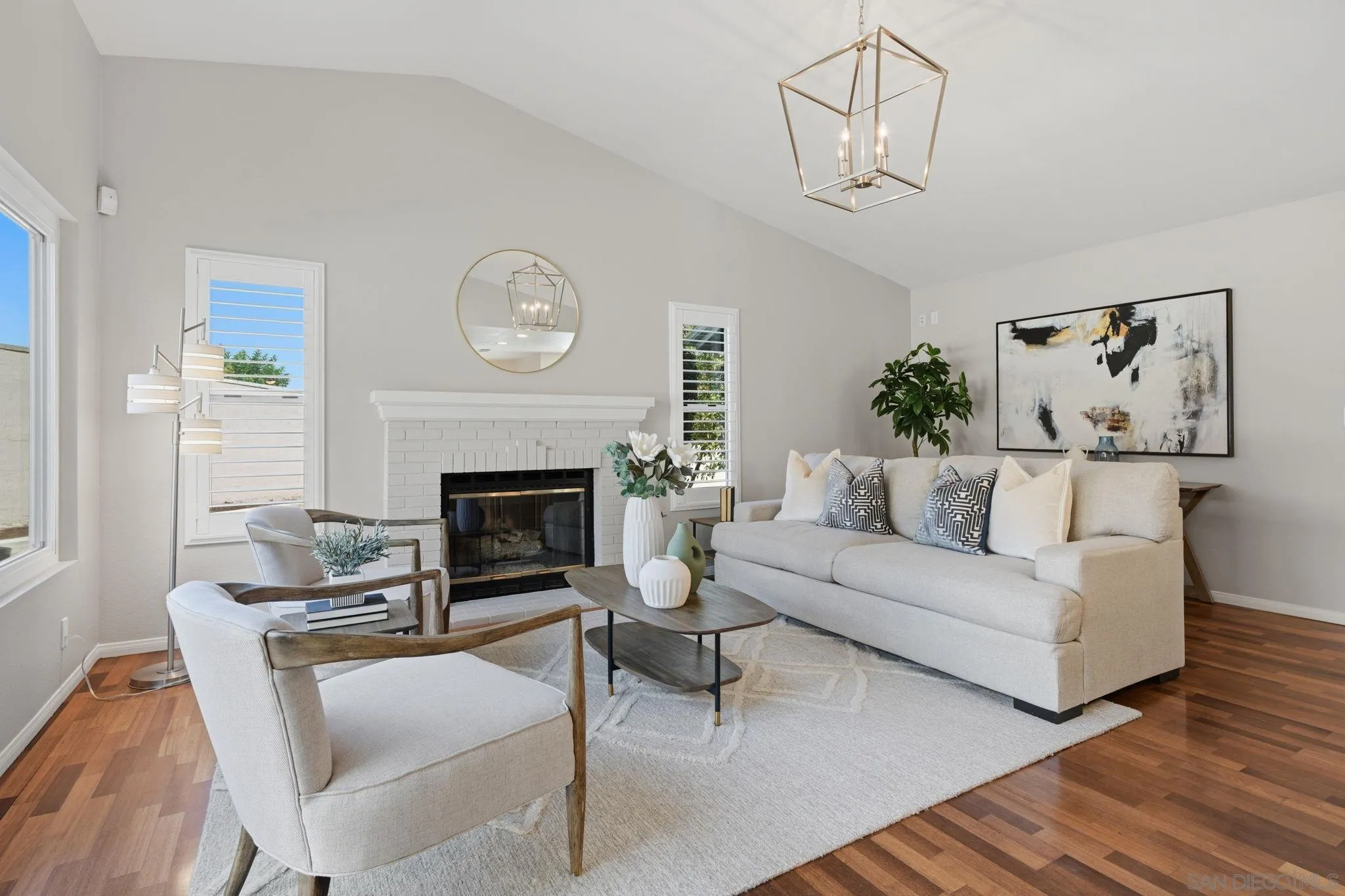 https://cdn.realtyfeed.com/cdn/127/260007208/31e776cab406919f99167b545fbe912b.webp