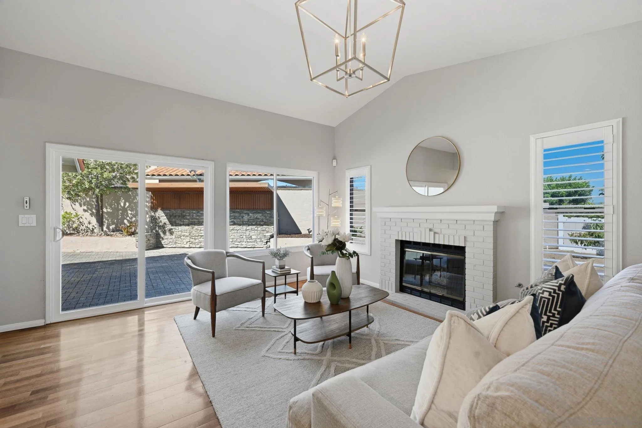 https://cdn.realtyfeed.com/cdn/127/260007208/41db8b79b90caa3770afde0d817c670b.webp
