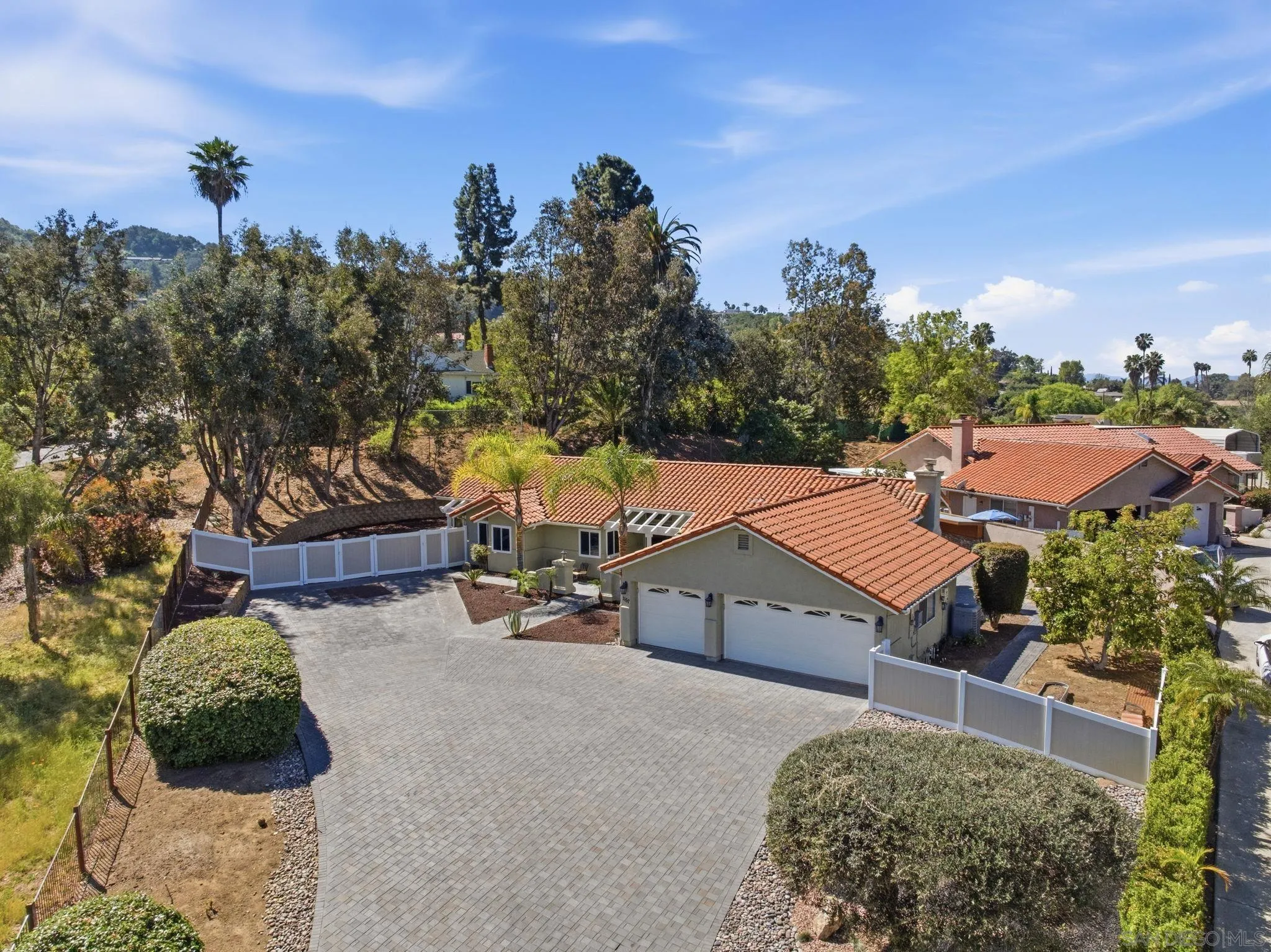 https://cdn.realtyfeed.com/cdn/127/260007208/4529007c34d66550714b6fd98f15fe8a.webp