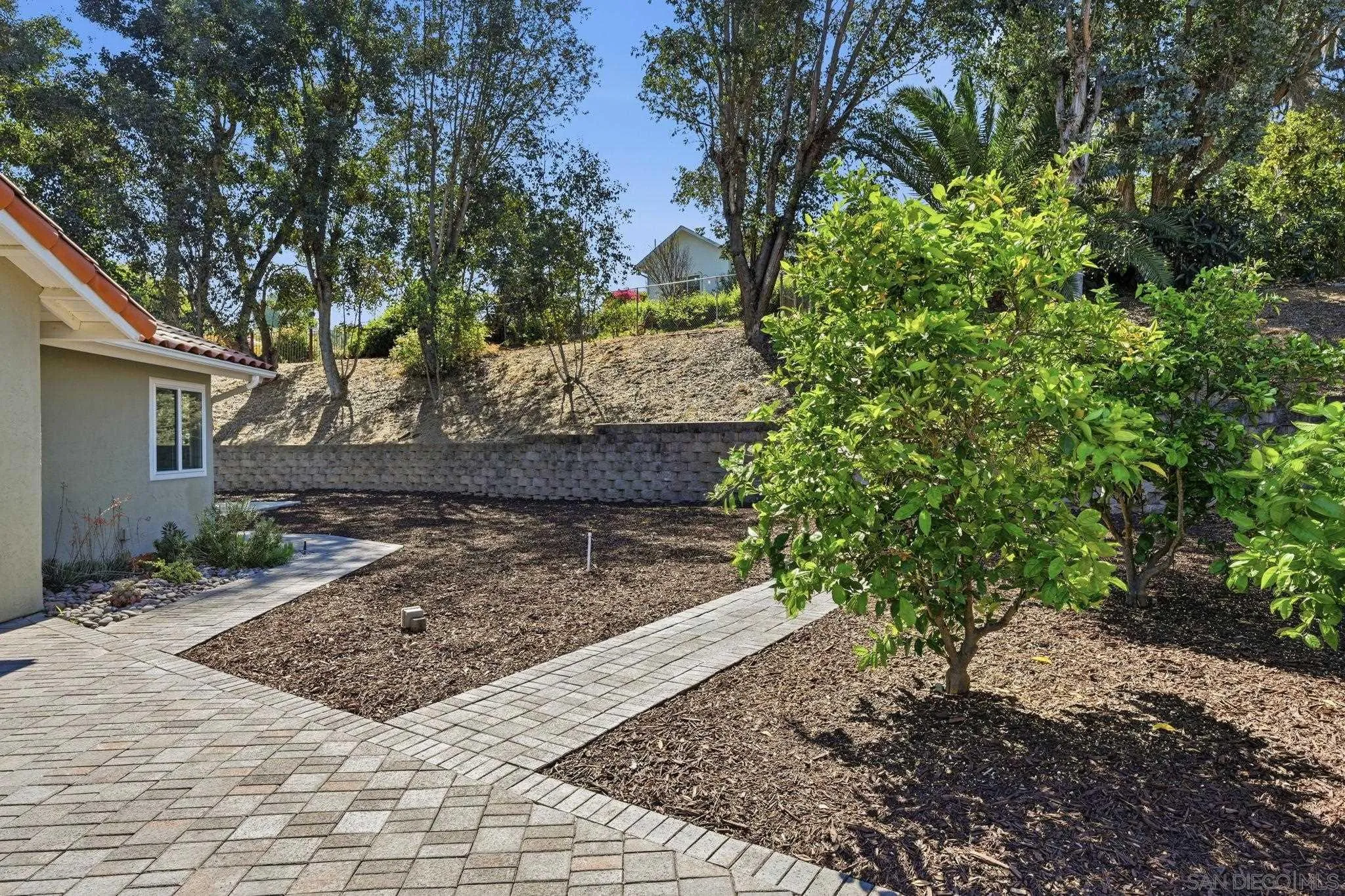 https://cdn.realtyfeed.com/cdn/127/260007208/4b5a86b765828f664013eb9b8a1af2e9.webp