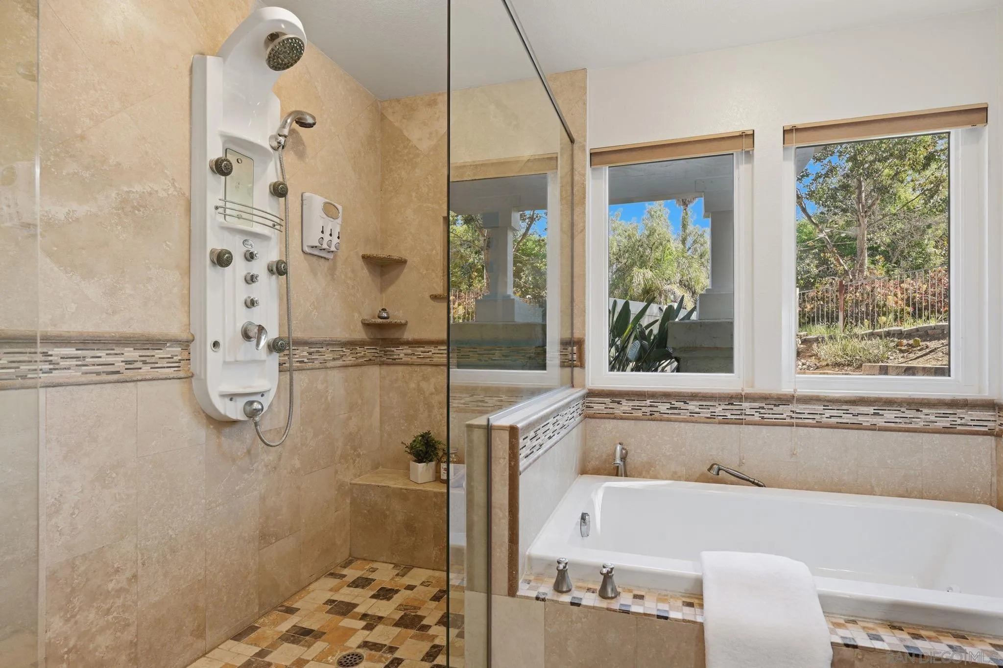 https://cdn.realtyfeed.com/cdn/127/260007208/790a9ac92437a565a07e32b2de20a89c.webp