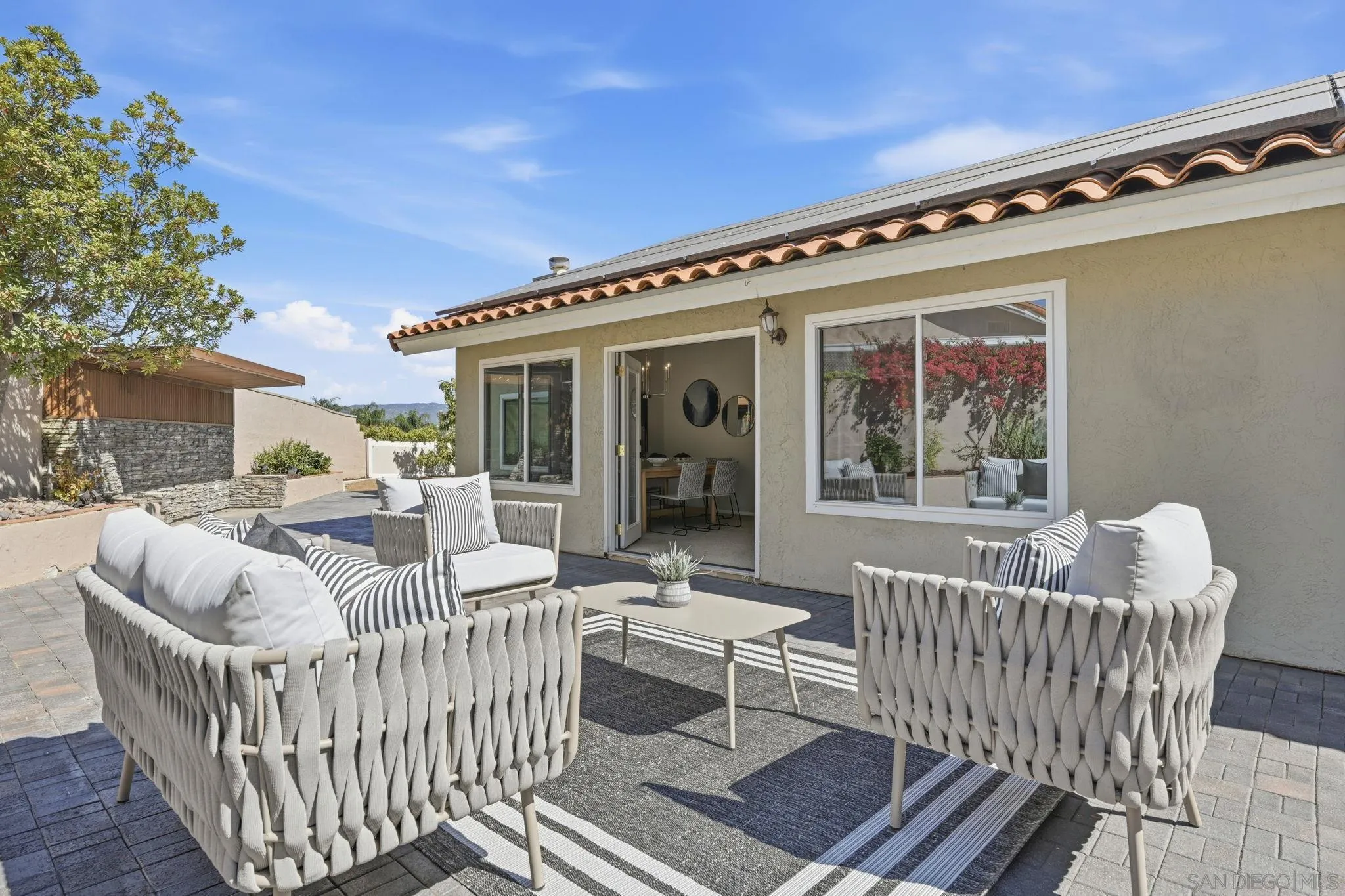 https://cdn.realtyfeed.com/cdn/127/260007208/b3c44d41775b276f9e996e78dbf3d959.webp