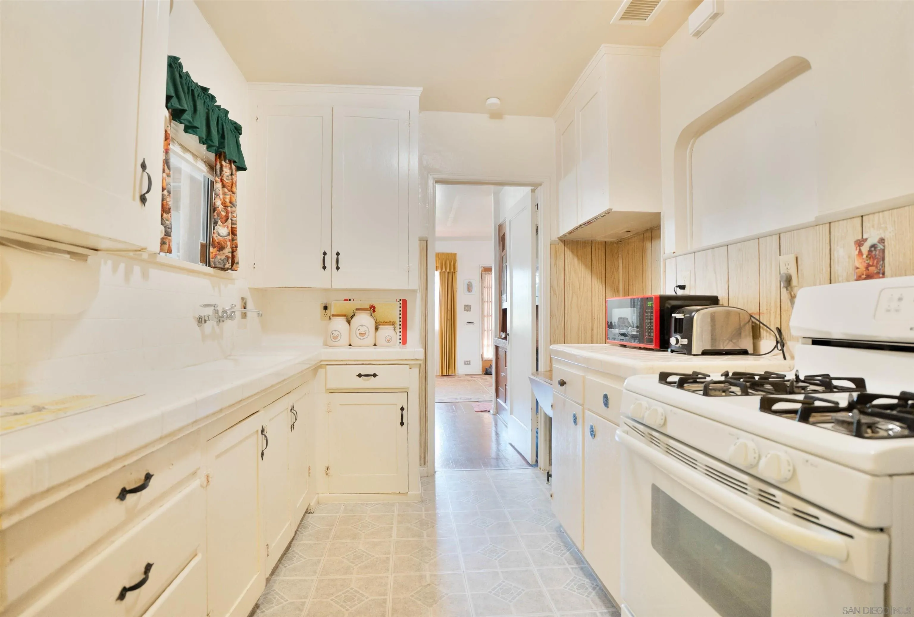https://cdn.realtyfeed.com/cdn/127/260007209/5fece78cddc21443167bd8e453732daf.webp