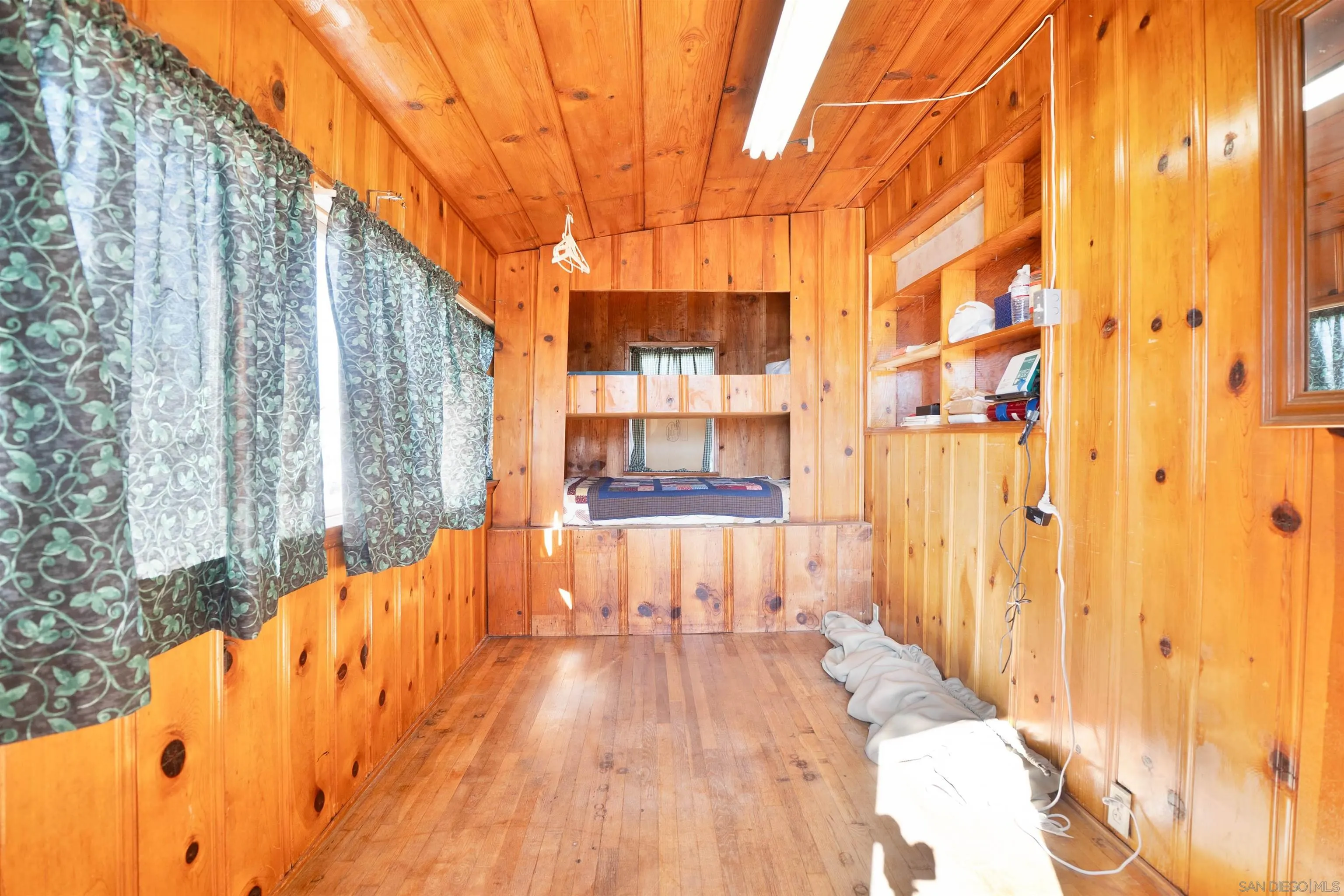 https://cdn.realtyfeed.com/cdn/127/260007209/c3e30d13a93d167de7f372895988ed05.webp