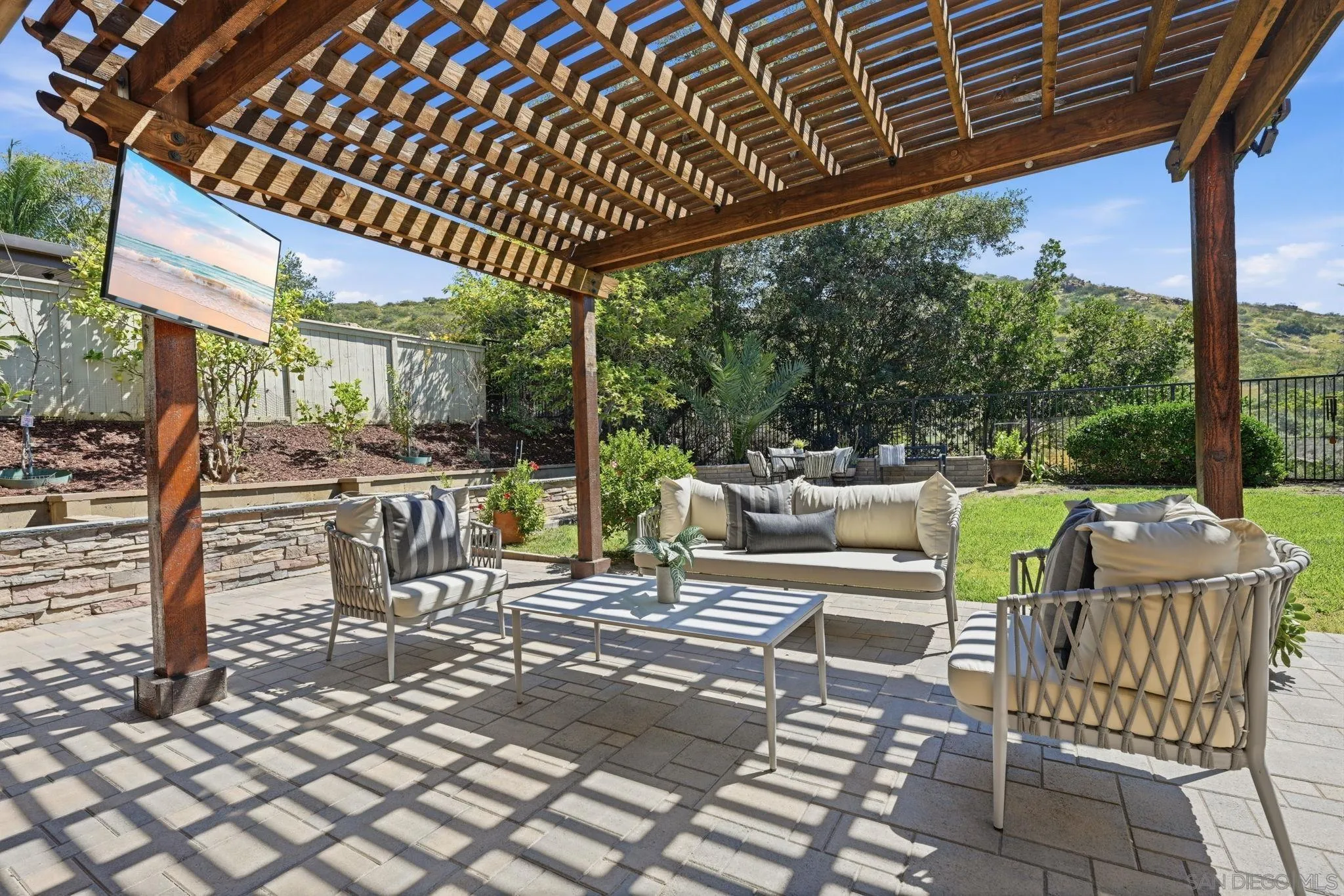 https://cdn.realtyfeed.com/cdn/127/260007212/18430905319a413c040c60beea069aa1.webp