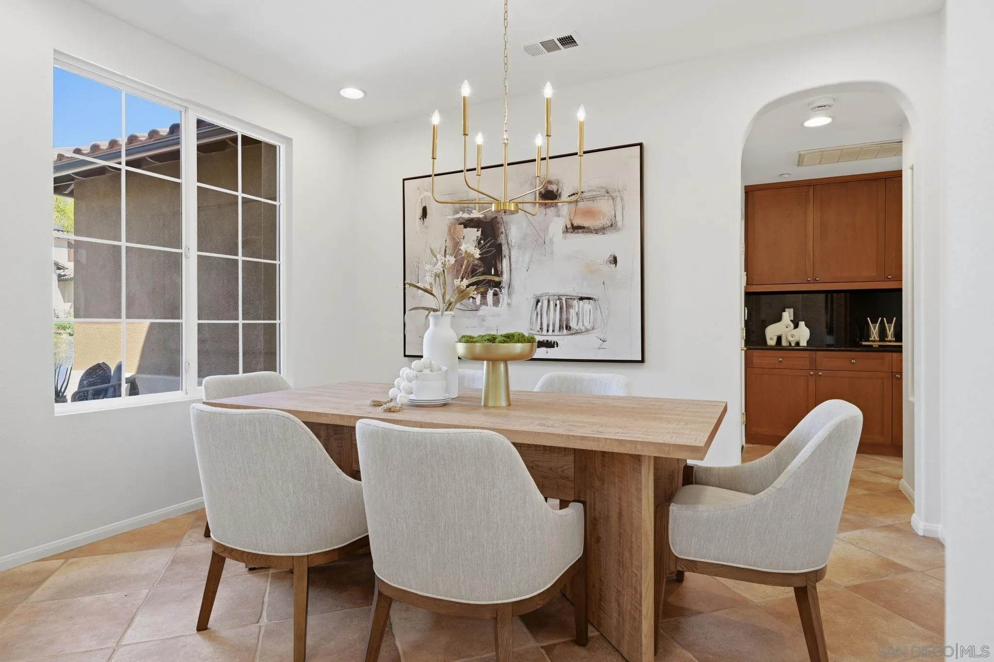 https://cdn.realtyfeed.com/cdn/127/260007212/214d2c05580d25df903ce79081afdc17.webp