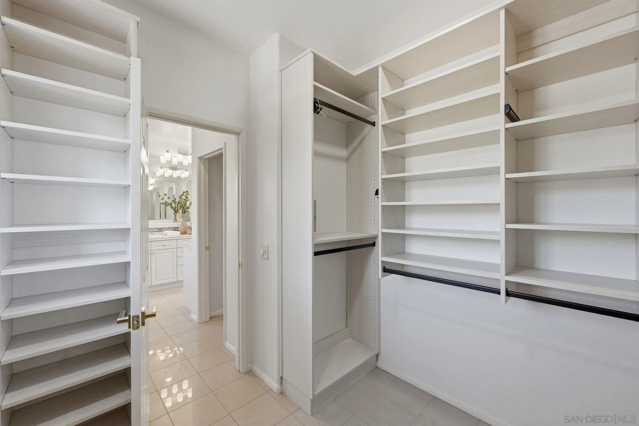 https://cdn.realtyfeed.com/cdn/127/260007212/36dd517c4d991c70511deda5c5a25a2b.webp