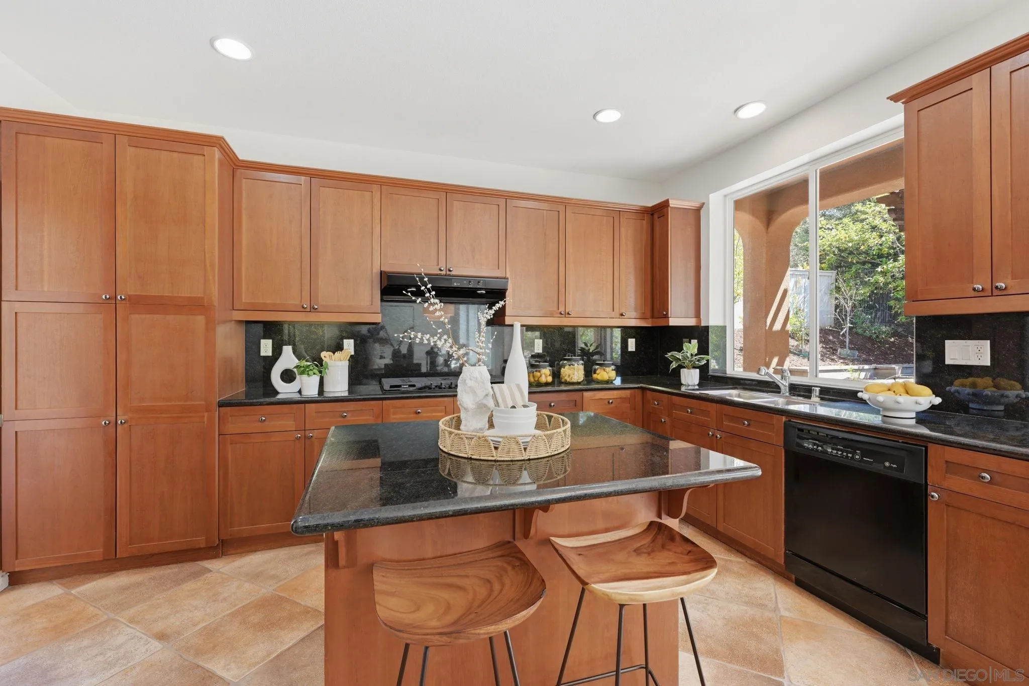 https://cdn.realtyfeed.com/cdn/127/260007212/4eb105817ee13511b9cac5c6e0d7cd7d.webp