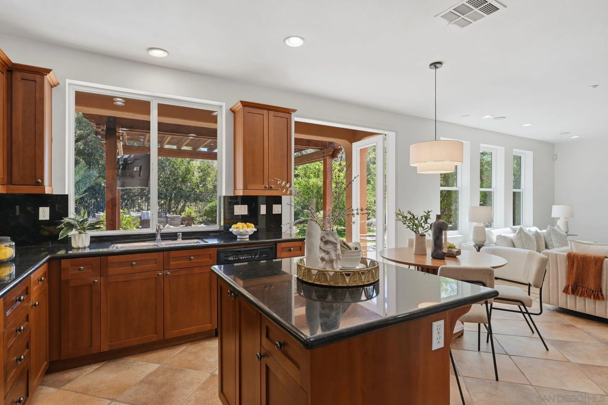 https://cdn.realtyfeed.com/cdn/127/260007212/90e62cc243b6e5d18b3e9b43c165553e.webp