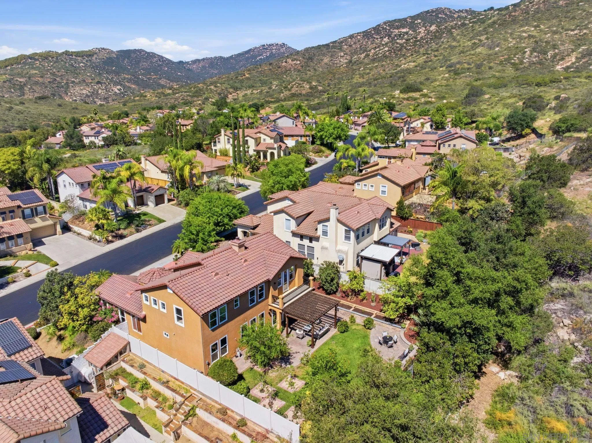 https://cdn.realtyfeed.com/cdn/127/260007212/b16b147ed7b4c1e6314d03b3212cf865.webp