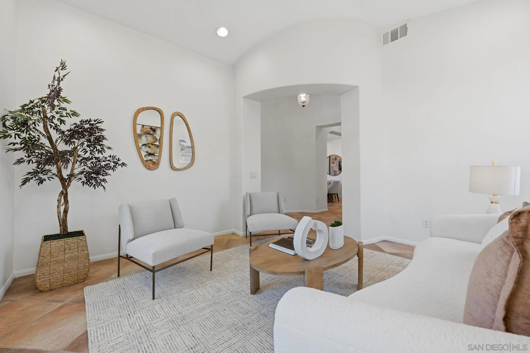 https://cdn.realtyfeed.com/cdn/127/260007212/b9b845b27f4c3a587bb1c3a25ad705e1.webp