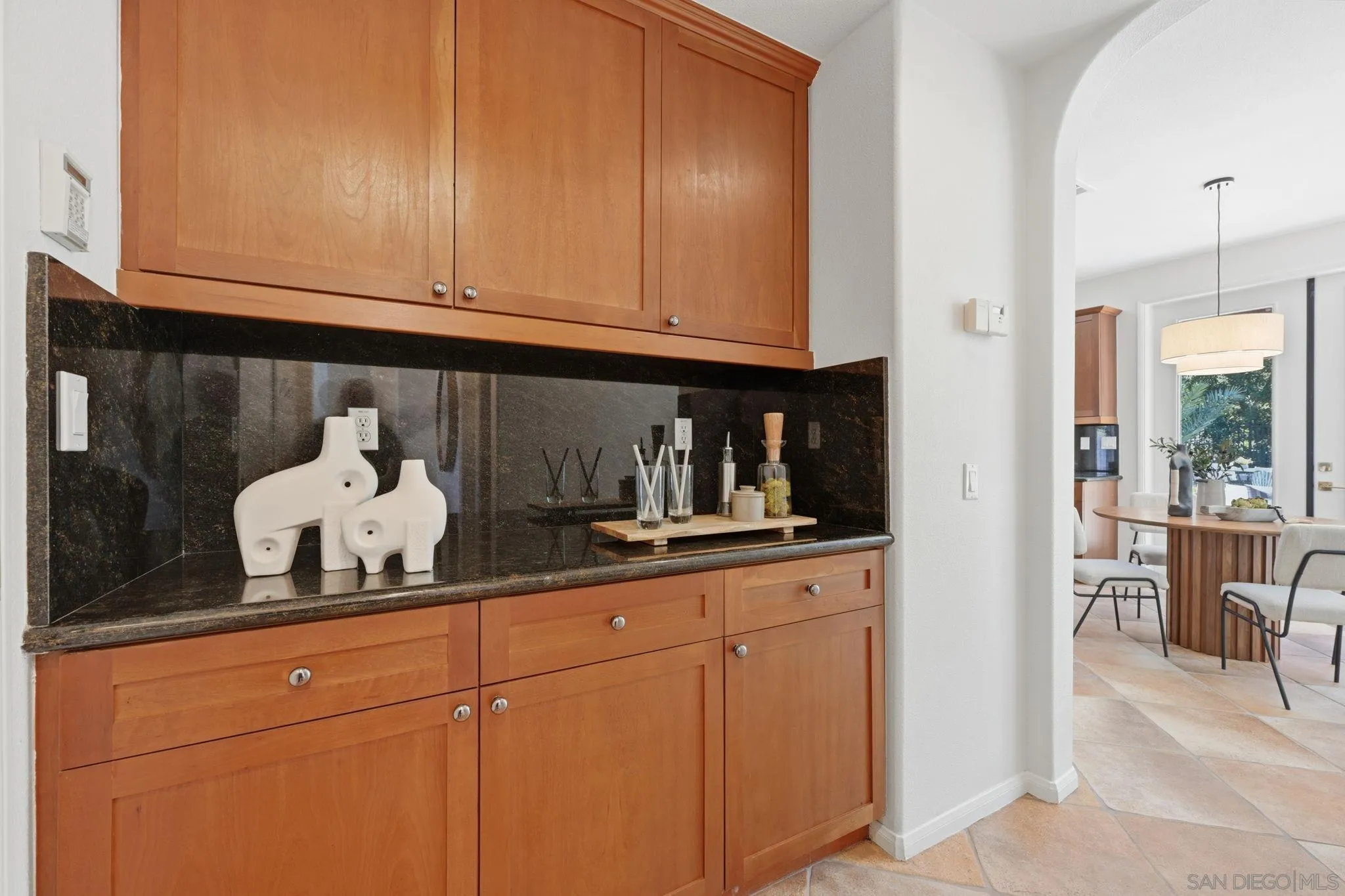 https://cdn.realtyfeed.com/cdn/127/260007212/bdbc909563b55c463b02882dcd70f79b.webp