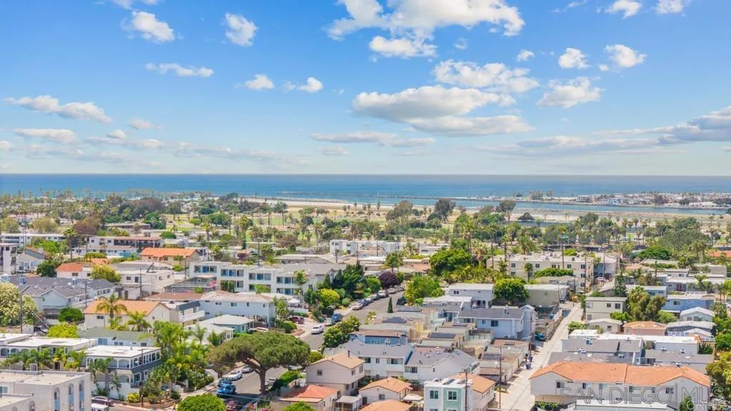 https://cdn.realtyfeed.com/cdn/127/260007215/01b646a613585b996f2322bcf16cc88c.webp