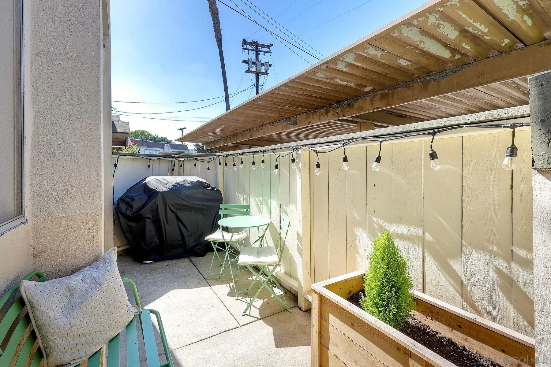 https://cdn.realtyfeed.com/cdn/127/260007215/421a0fbc843f5144172b72d7554ed90a.webp