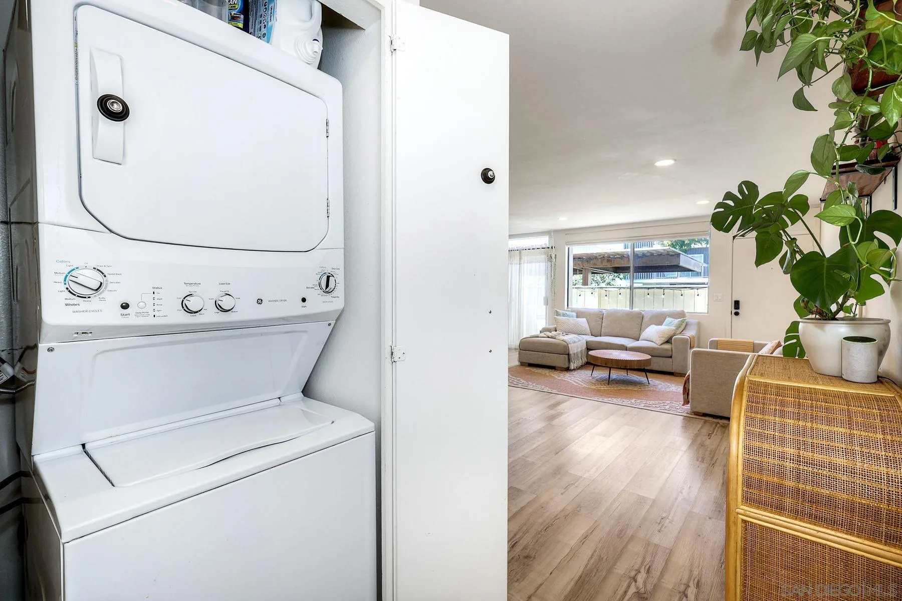 https://cdn.realtyfeed.com/cdn/127/260007215/9d823d08bda0d74beff5682759438f7b.webp