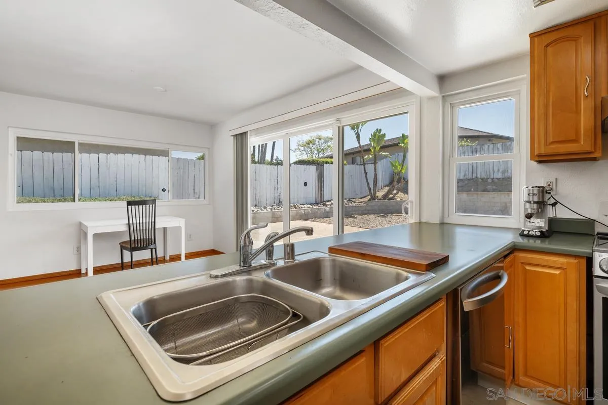 https://cdn.realtyfeed.com/cdn/127/260007219/1158eb1cab00bce5be986e855443bc3f.webp