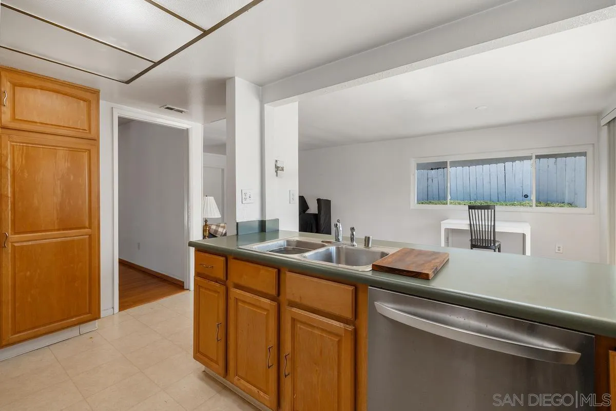 https://cdn.realtyfeed.com/cdn/127/260007219/16ae4bad1529311a36a16f7e6be4d752.webp