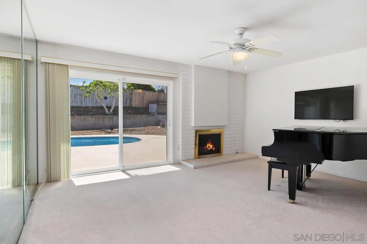 https://cdn.realtyfeed.com/cdn/127/260007219/b6006fc98948cfd3ac106dbb86650c56.webp