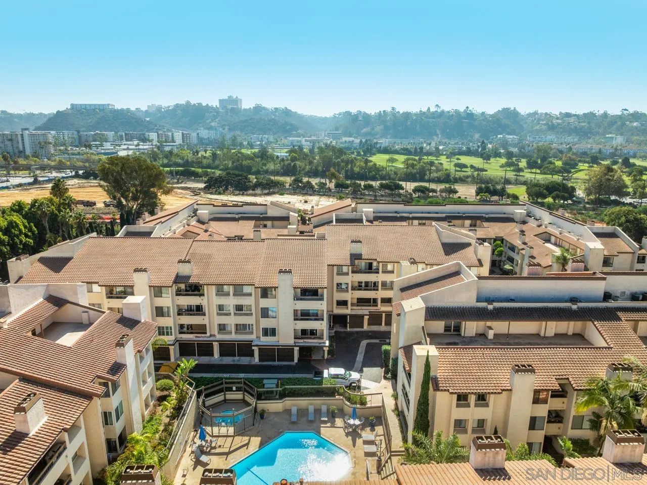 https://cdn.realtyfeed.com/cdn/127/260007221/83a0644c93bd5c49a17b64e9776d8c4a.webp