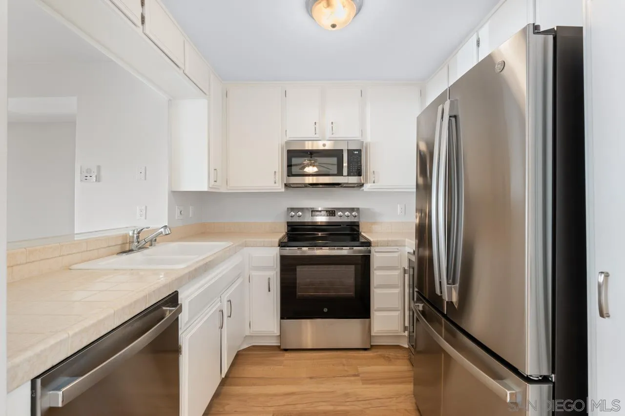 https://cdn.realtyfeed.com/cdn/127/260007221/dc0d7500f0f2e387dd8d55226d248f7c.webp