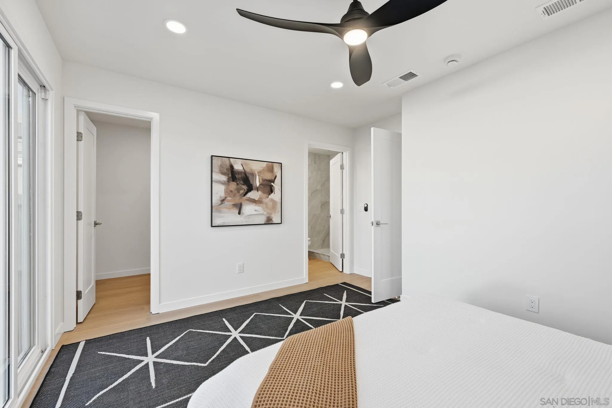 https://cdn.realtyfeed.com/cdn/127/260007222/e5d9f338ae01952c3cf96ca7b5276674.webp