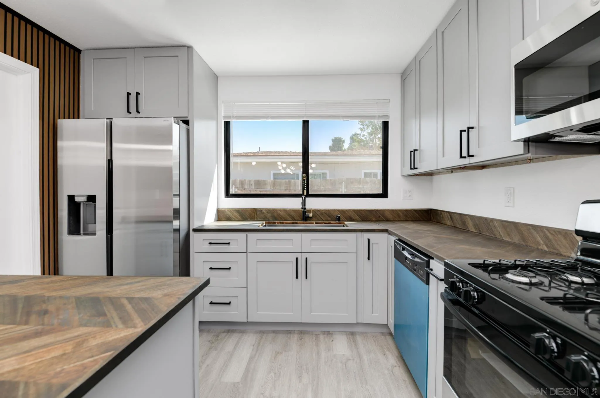 https://cdn.realtyfeed.com/cdn/127/260007225/2329f94482b571a4c04e87877224f4e6.webp