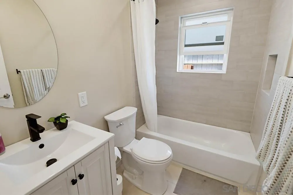 https://cdn.realtyfeed.com/cdn/127/260007228/8cbbbaa103d742075f5edb6d6e071675.webp