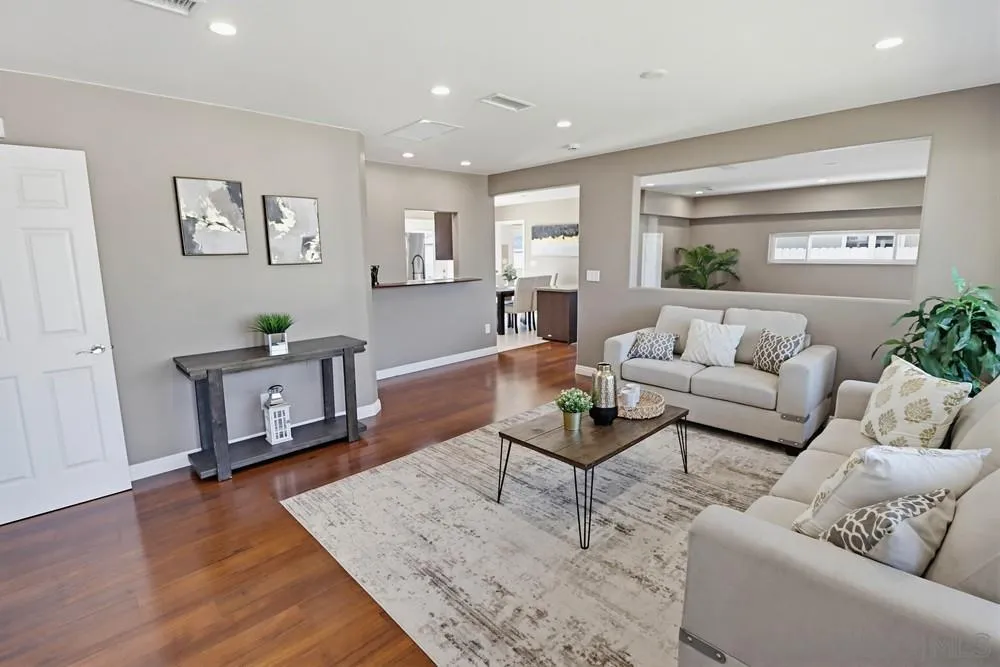 https://cdn.realtyfeed.com/cdn/127/260007228/8f2322e44d88d944e4c515c3a462b70b.webp
