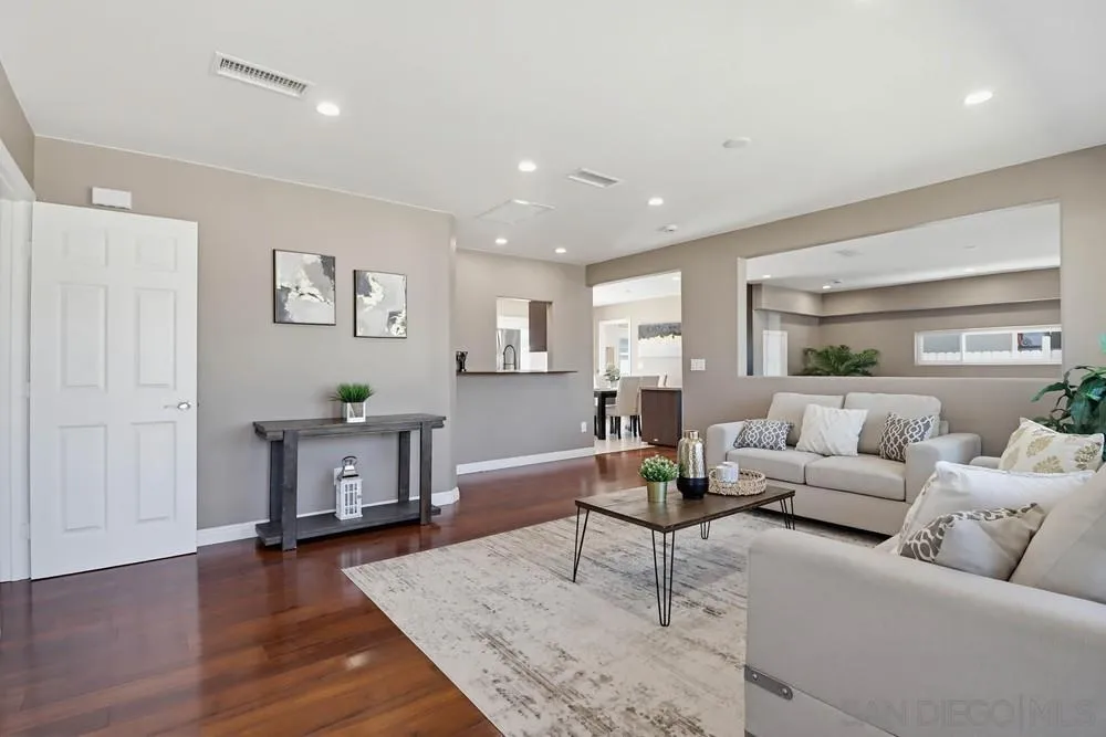 https://cdn.realtyfeed.com/cdn/127/260007228/dfd967cfa3f9c2d3c64c1cb7ce8a122f.webp