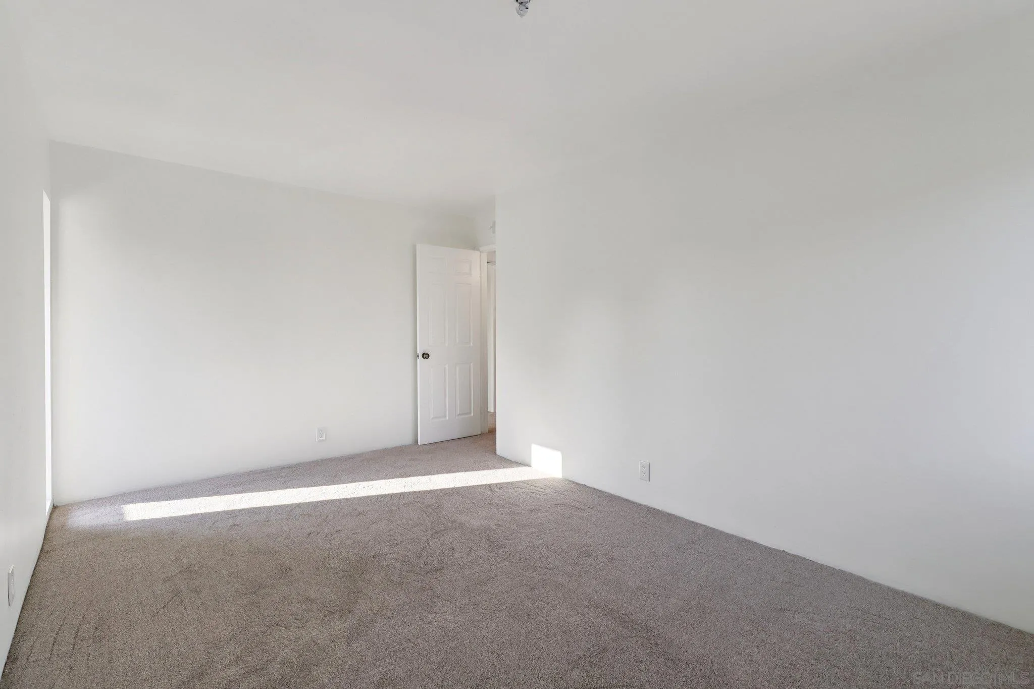 https://cdn.realtyfeed.com/cdn/127/260007231/abcb5a0cd9e4ef3b97975c7c89a0df47.webp
