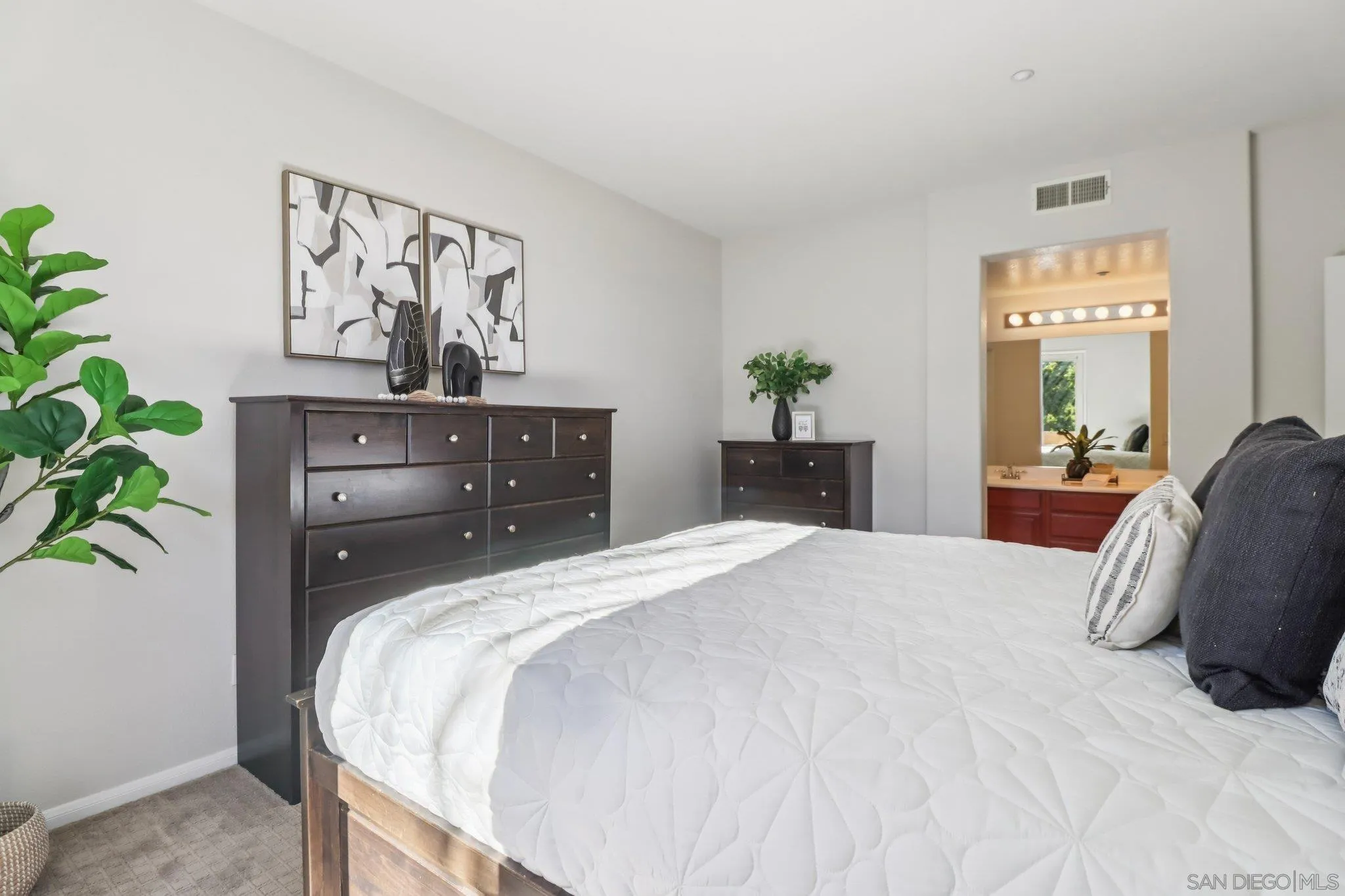 Photo #17: 260007234 Listing: Photo #17