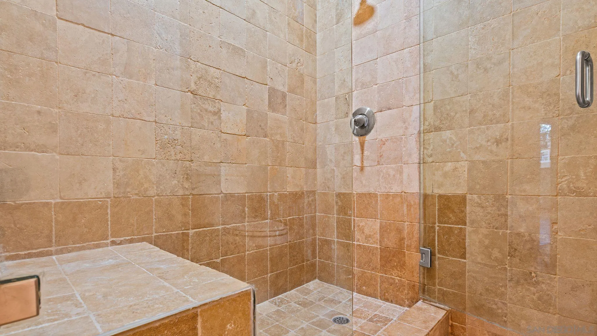 https://cdn.realtyfeed.com/cdn/127/260007239/0500336493051142233a364d606329ef.webp