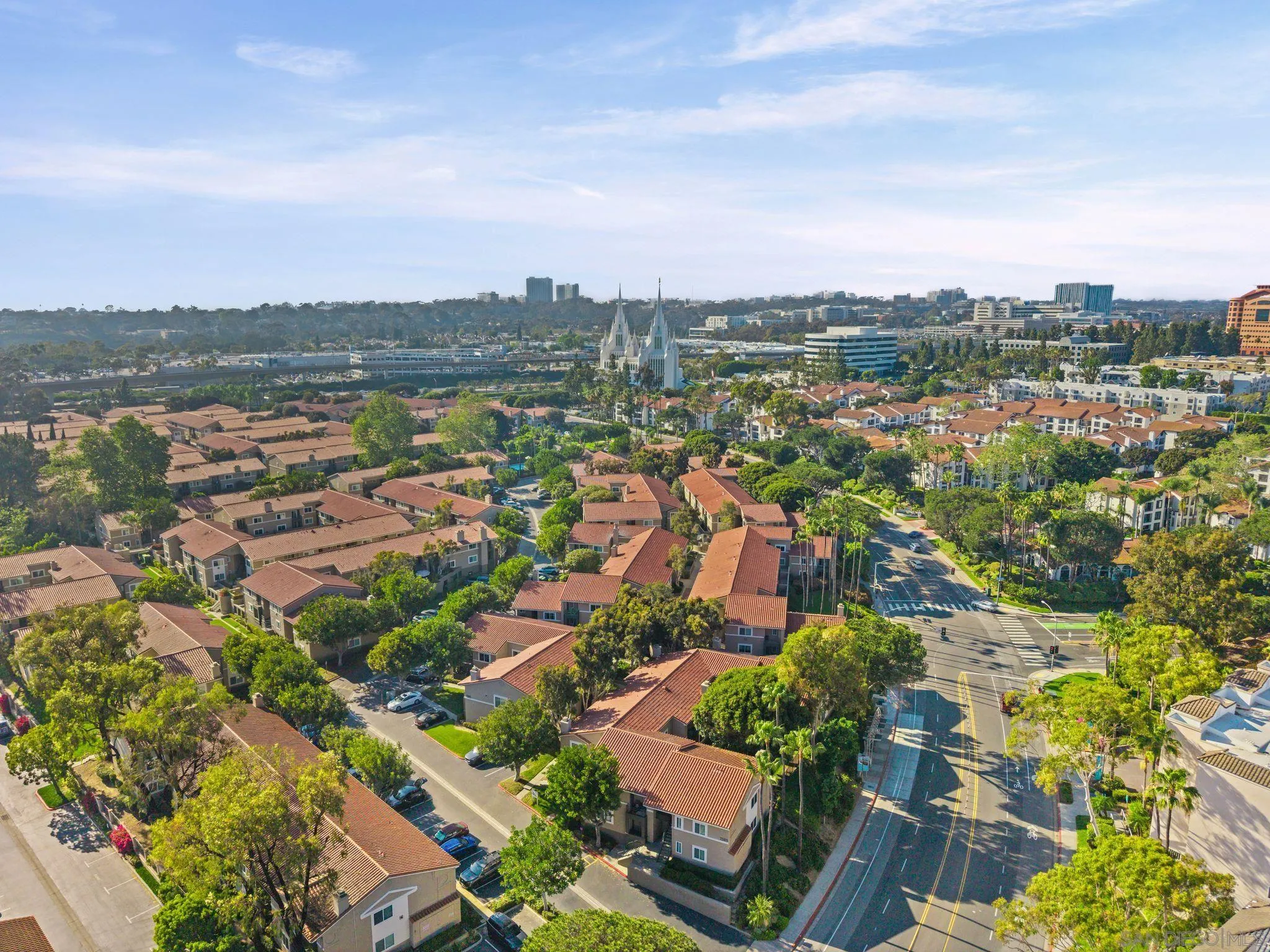 https://cdn.realtyfeed.com/cdn/127/260007239/fb3f4268c504e8d668cc922902d359ce.webp